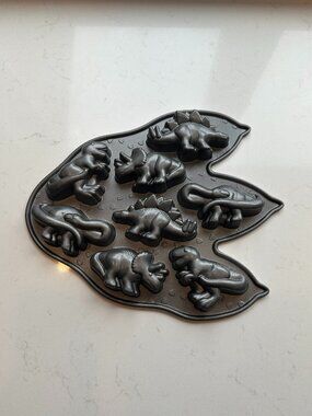 Nordic Ware Dinosaur Cakelet Bundt Cake Pan